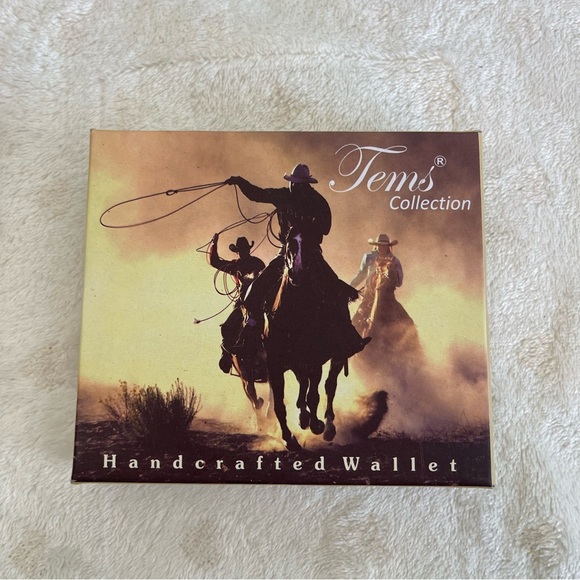 Tems Collection Handcrafted Wallet - Picture 3 of 9